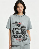 ゆったりとしたプリント柄の半袖シャツ