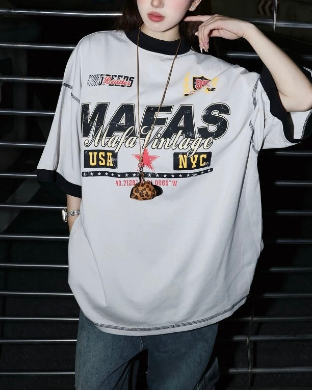 대조적인 컬러 레터링 짧은 소매