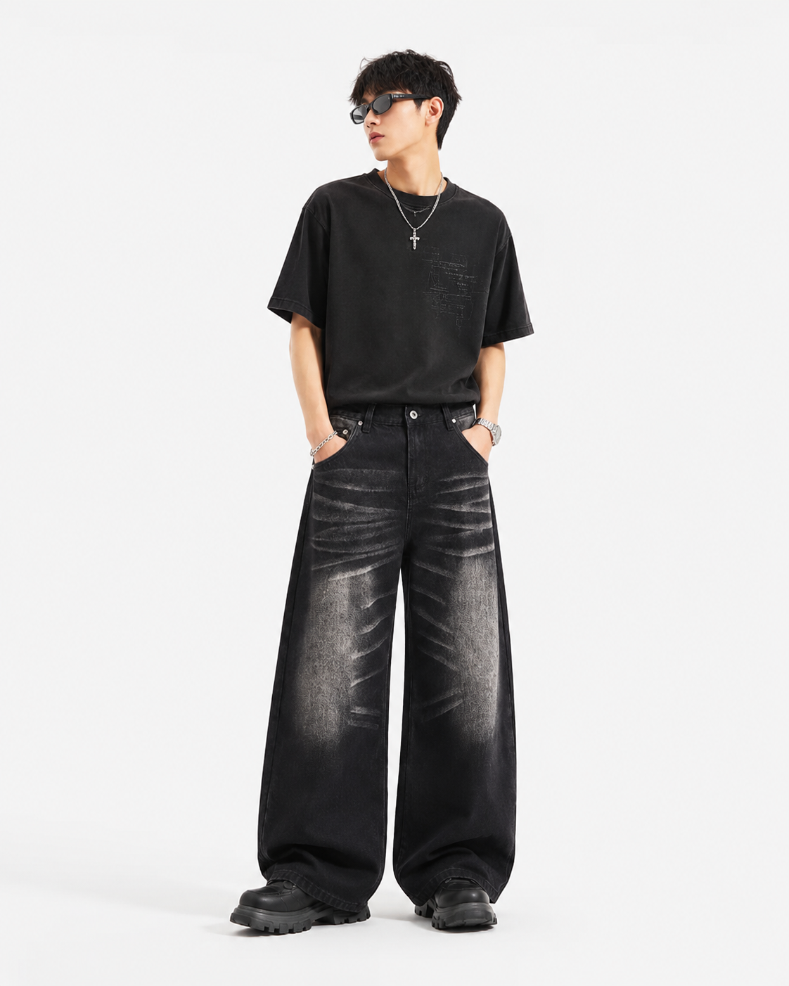 グラデーション加工のダメージ加工ワイドレッグパンツ