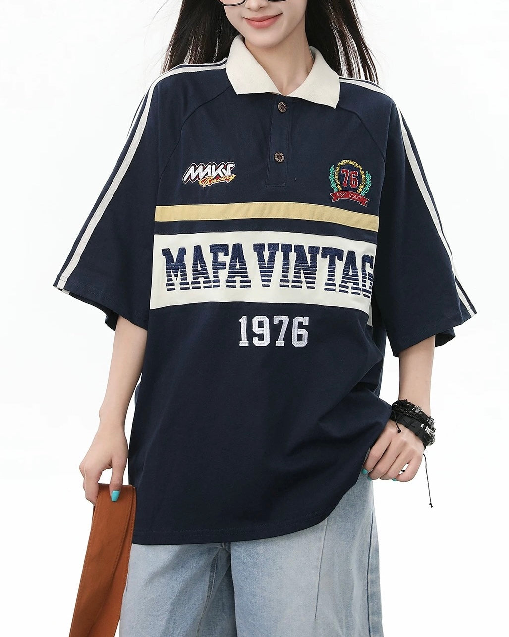 Contrast color lettering short sleeve shirt