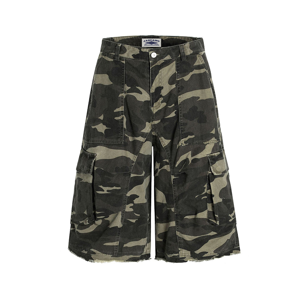 Camouflage cropped trousers