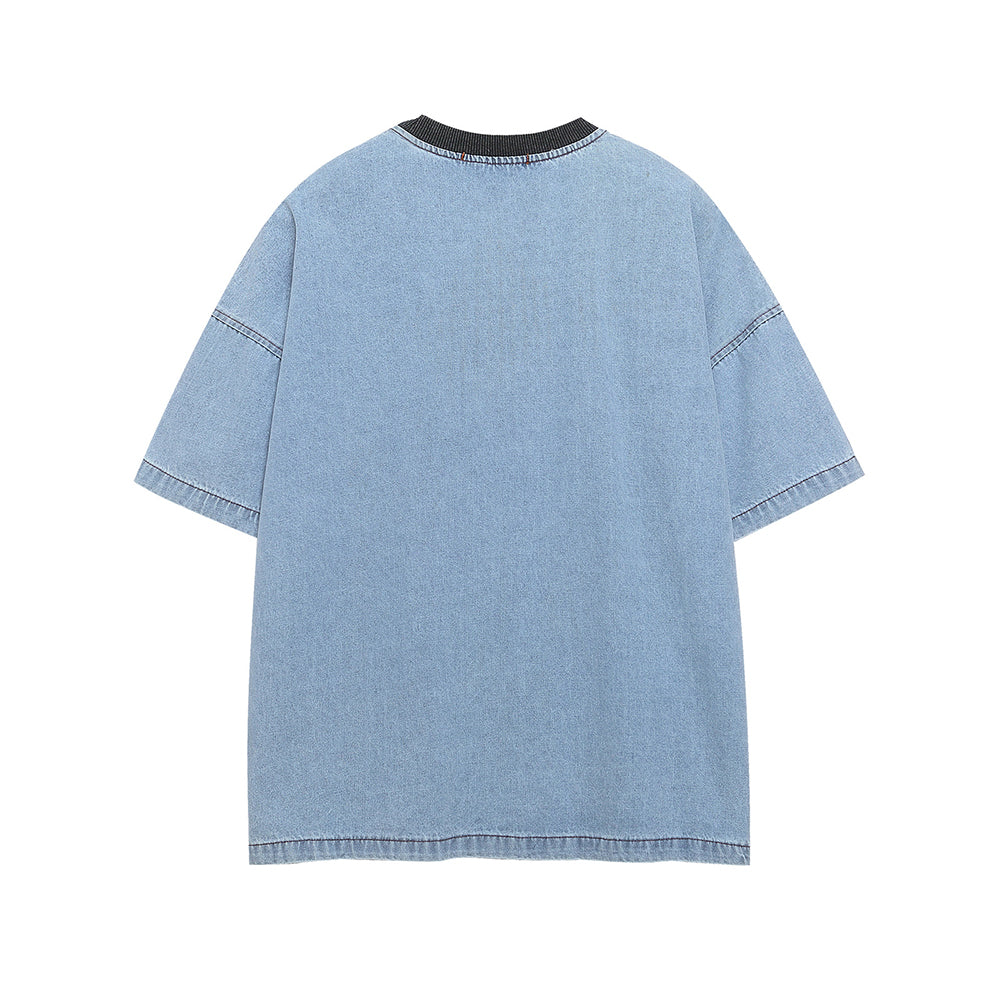 대조적인 컬러의 데님 반팔