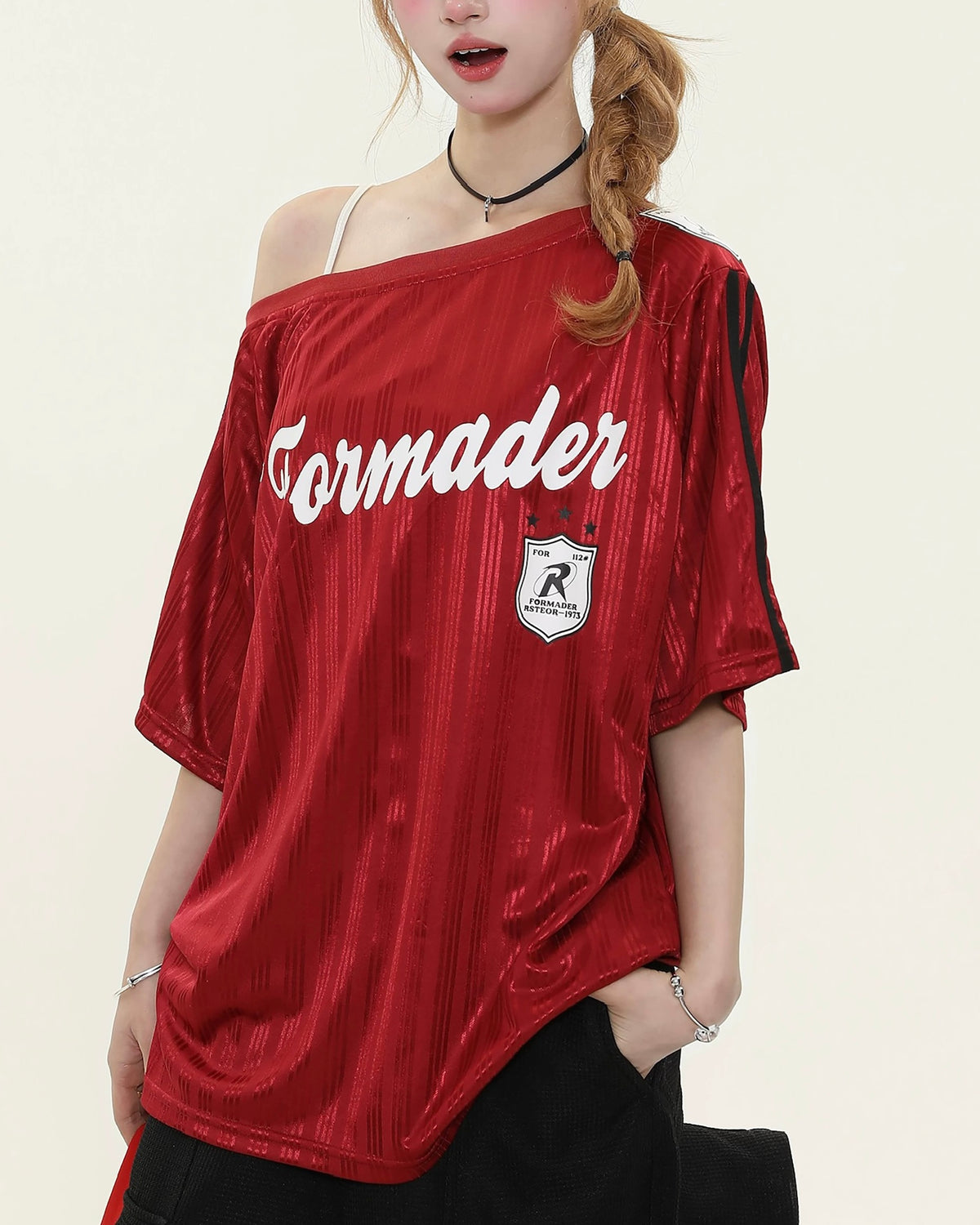 Off-shoulder neutral style short sleeves