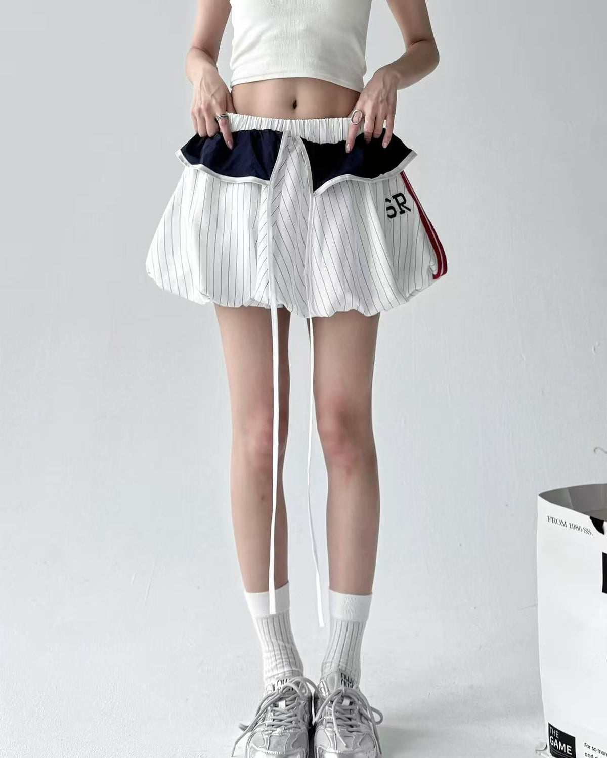 休閑設計感短裙