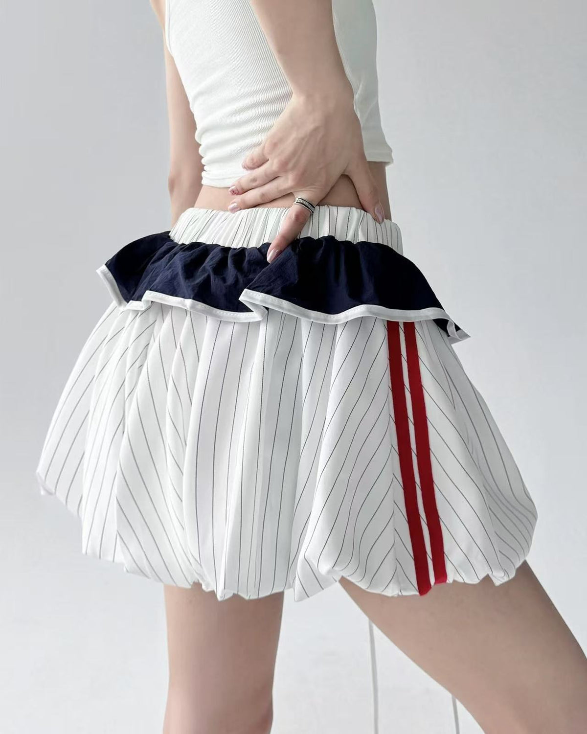 休閑設計感短裙