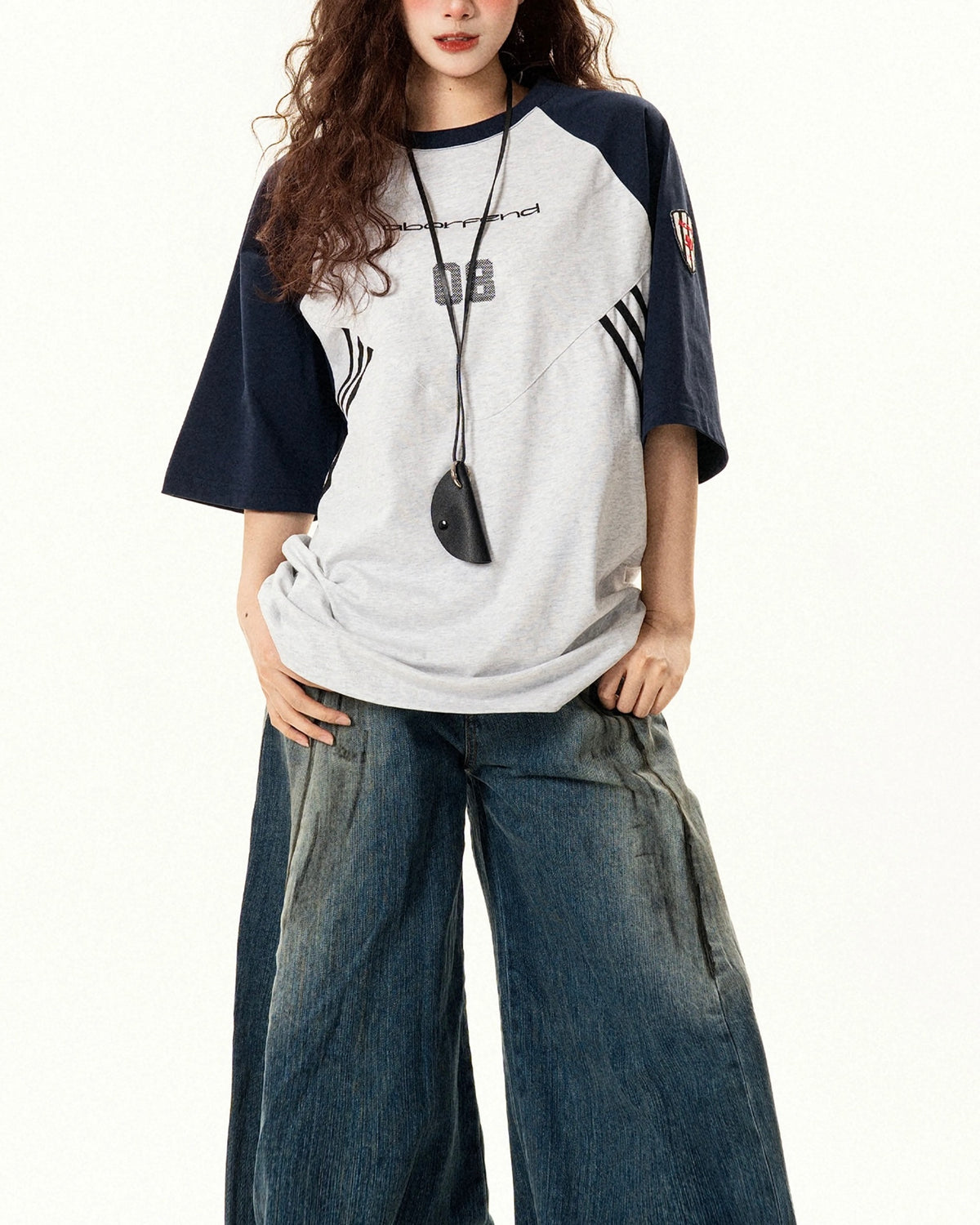 Contrast color letter embroidered short sleeves