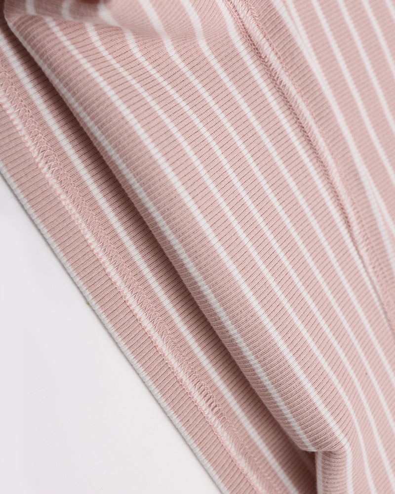 사랑스러운 오프숄더 반팔