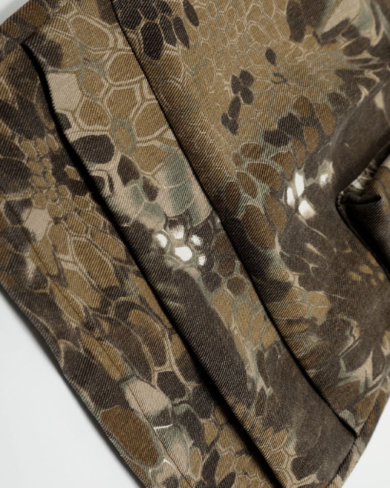 Simple loose camouflage shorts