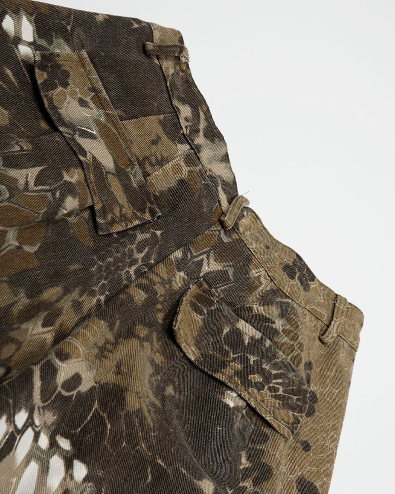Simple loose camouflage shorts