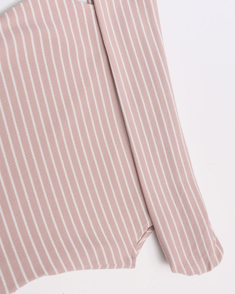 사랑스러운 오프숄더 반팔