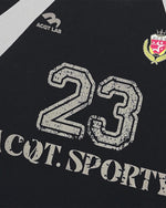 심플한 대비 컬러의 반팔