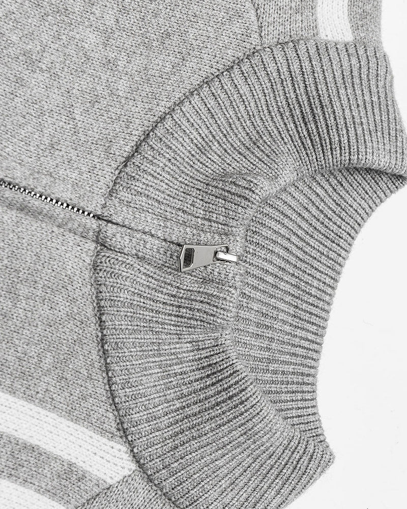 컬러 블록 니트 소재의 활용도 높은 코트