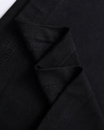 심플한 대비 컬러의 반팔