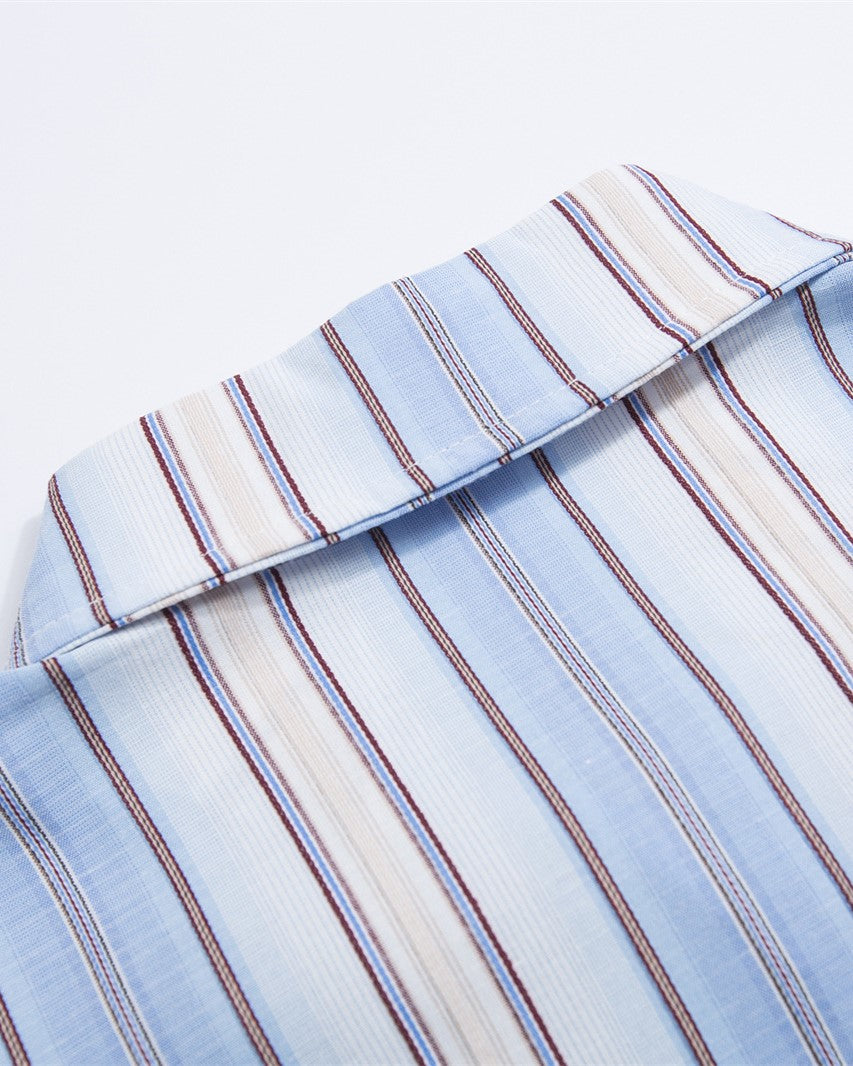 Vertical striped short-sleeved shirt