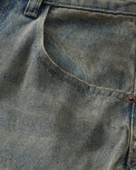 Washed distressed jeans