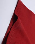 대비되는 색상의 꽃무늬 반팔