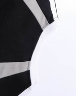 심플한 대비 컬러의 반팔