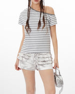 Off-shoulder striped short sleeves