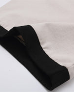 대조적인 컬러 레터링 짧은 소매