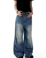 Distressed washed straight jeans