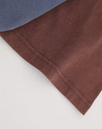 대비되는 색상의 머쉬룸 반팔