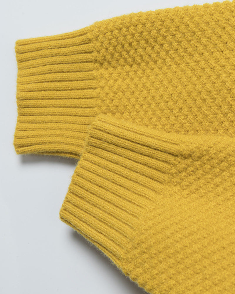 Crew neck bear knit sweater