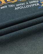 대조적인 컬러의 데님 반팔