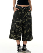 Camouflage cropped trousers