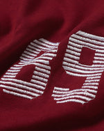 헐렁하고 심플한 짧은 소매