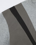 대조적인 컬러 스티칭 짧은 소매