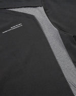 대조적인 컬러 스티칭 짧은 소매