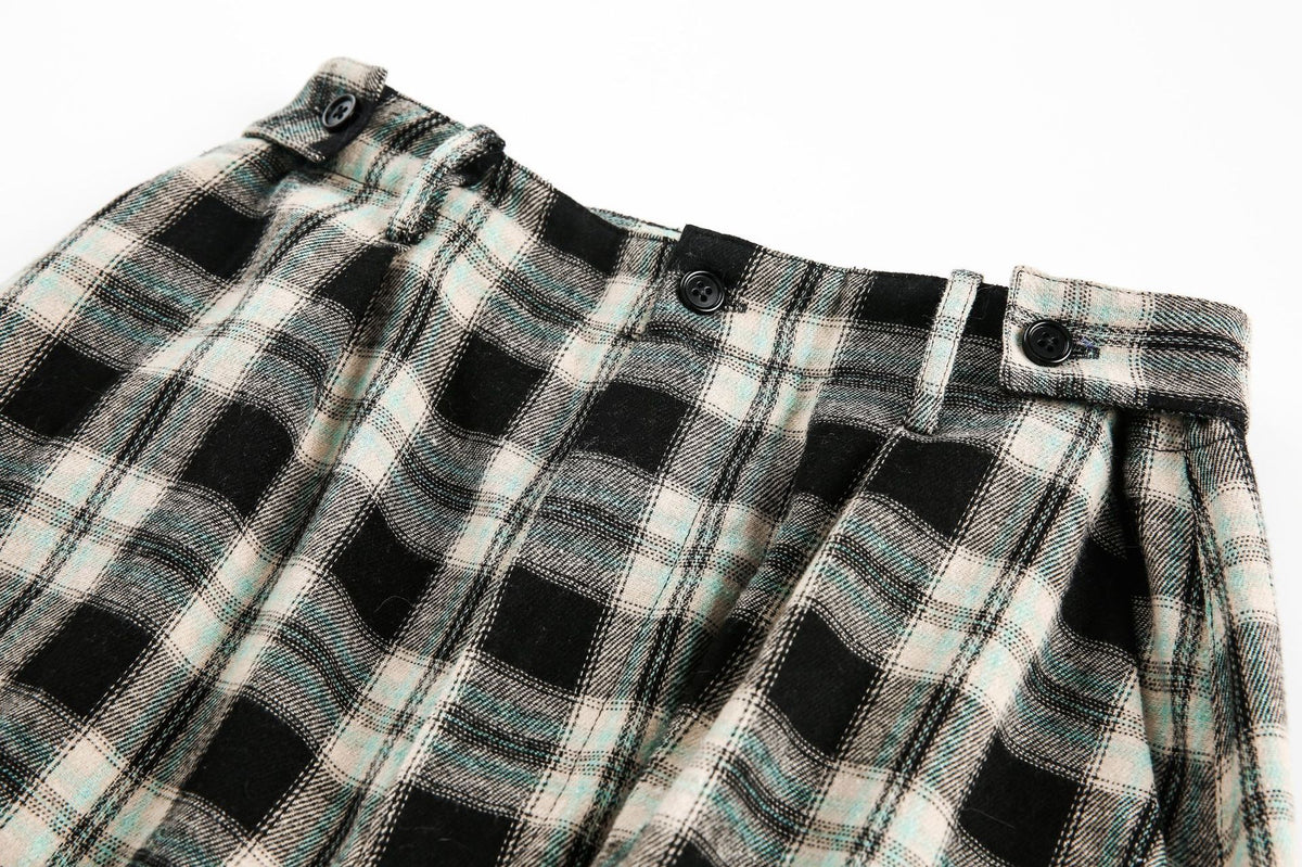 Retro simple plaid casual shorts