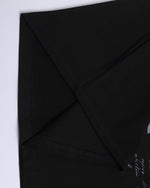 대비되는 색상의 꽃무늬 반팔