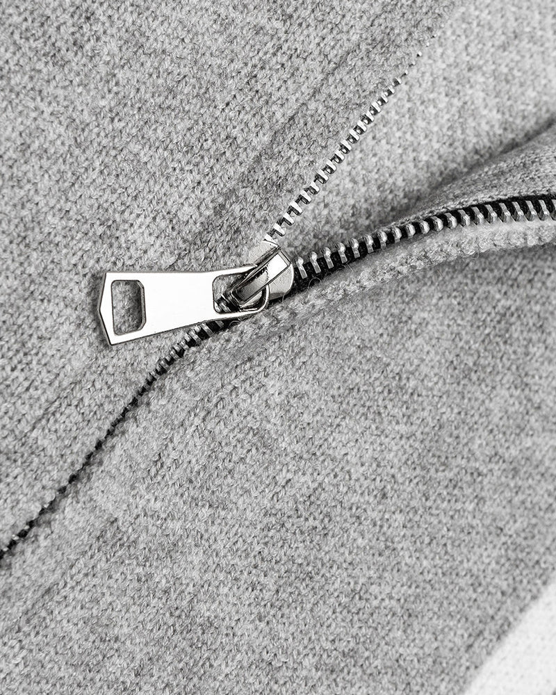 컬러 블록 니트 소재의 활용도 높은 코트