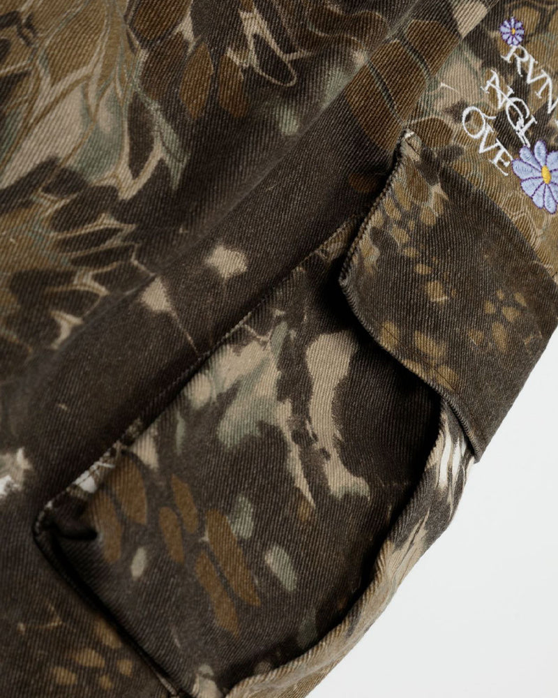 Simple loose camouflage shorts