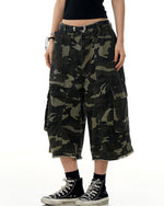 Camouflage cropped trousers