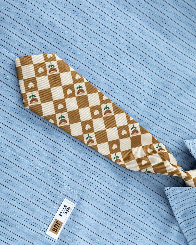 Casual striped short-sleeved shirt