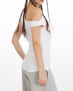 Hot girl seamless short sleeve vest
