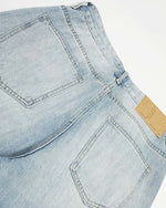 Distressed raw-edge jeans