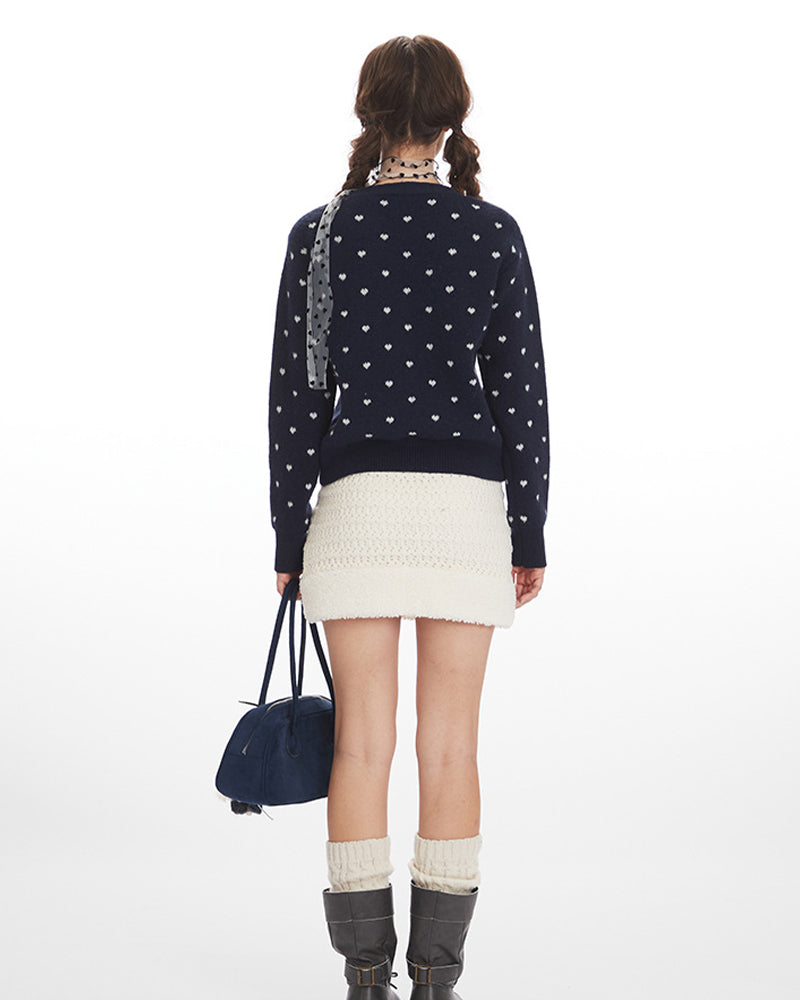 레이스 스카프와 넉넉한 핏의 니트 스웨터 (여성용)