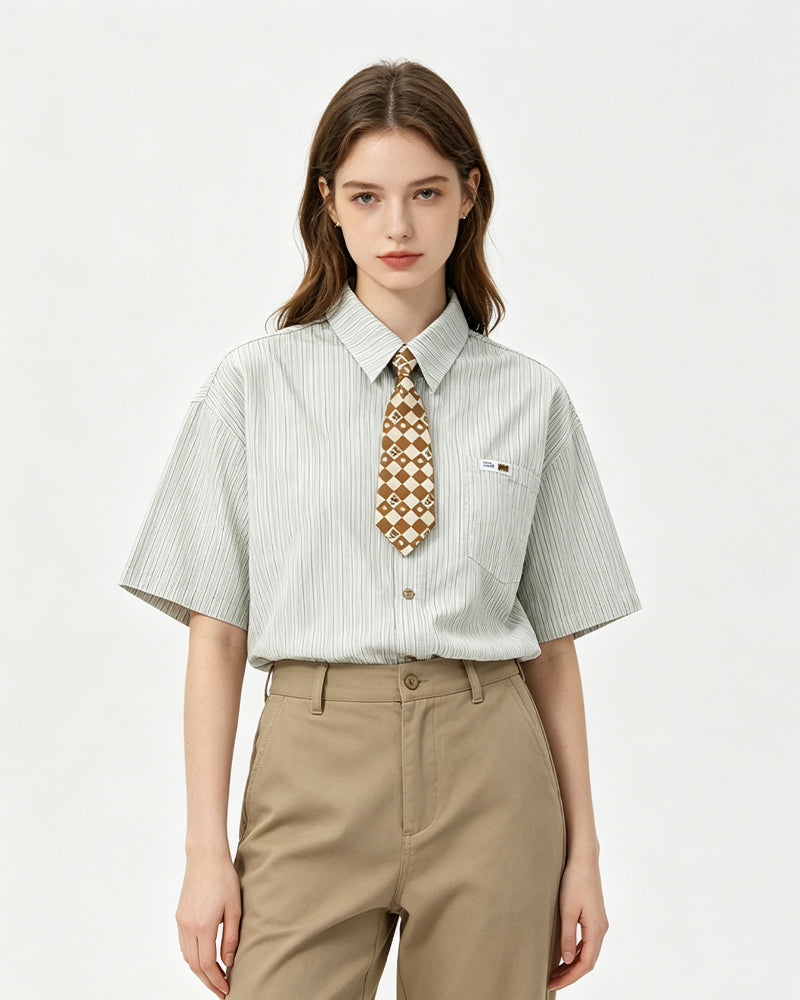 Casual striped short-sleeved shirt