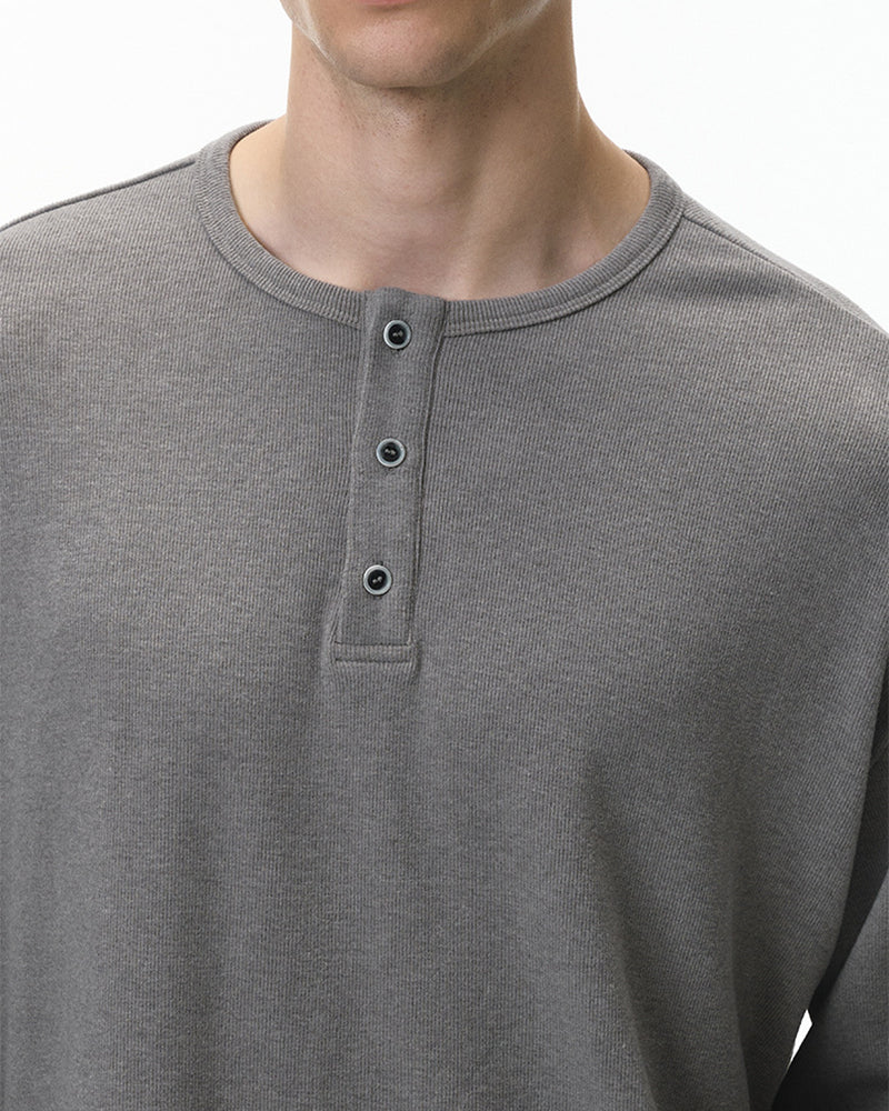 Simple and casual long-sleeved