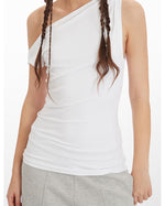 Hot girl seamless short sleeve vest