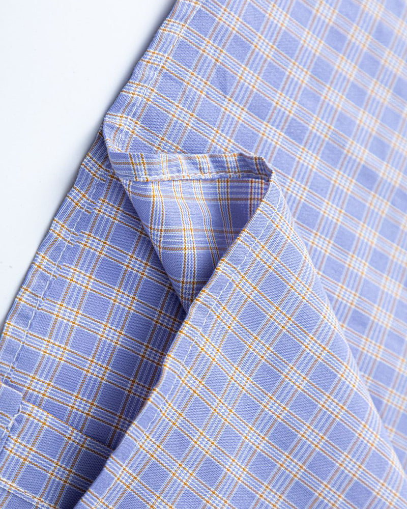 Casual plaid short-sleeved shirt