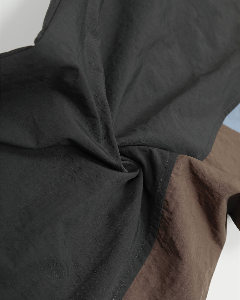 Contrast color panel trousers