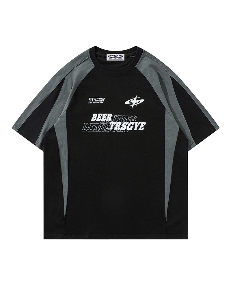 루즈한 반소매와 대비되는 레트로 패치워크