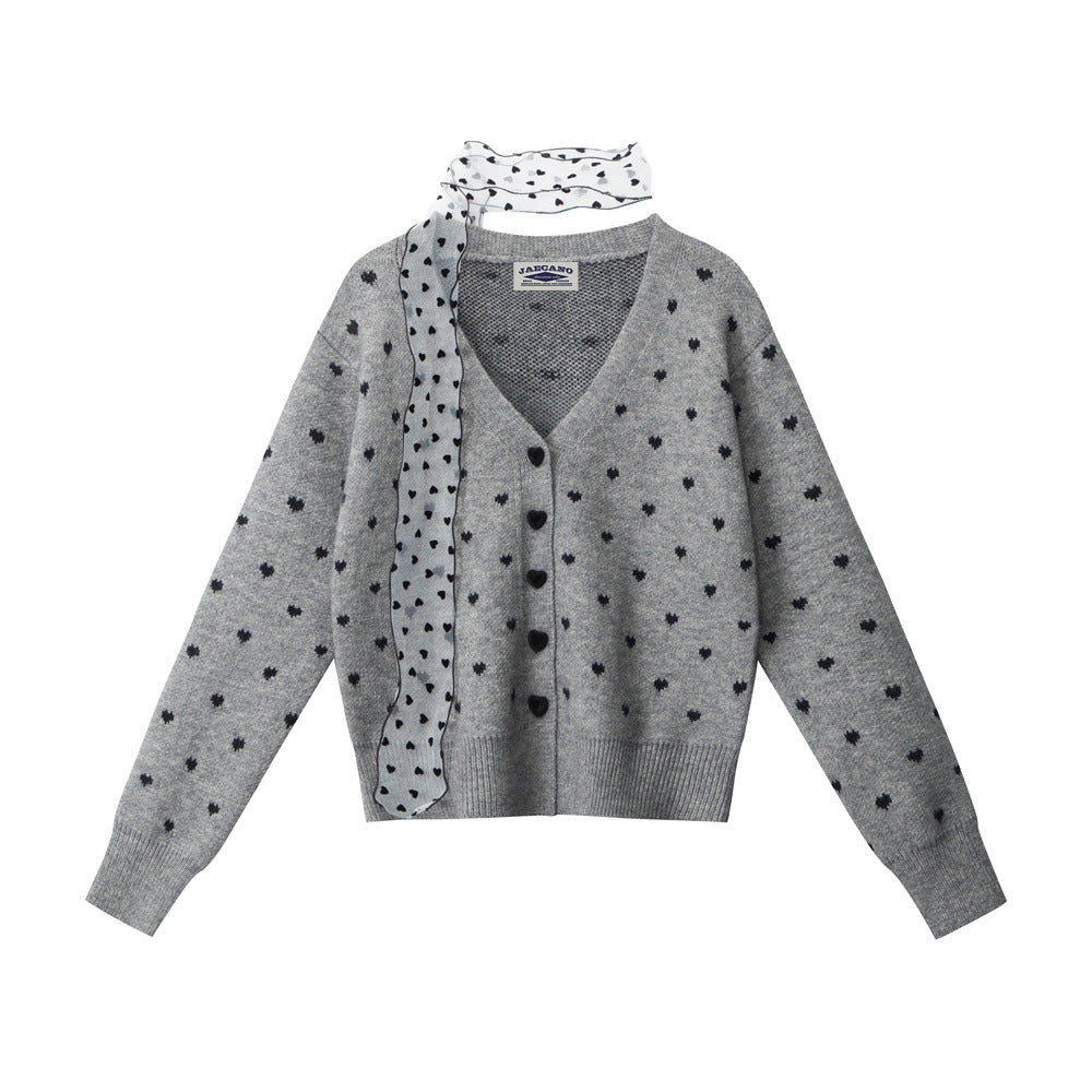 레이스 스카프와 넉넉한 핏의 니트 스웨터 (여성용)