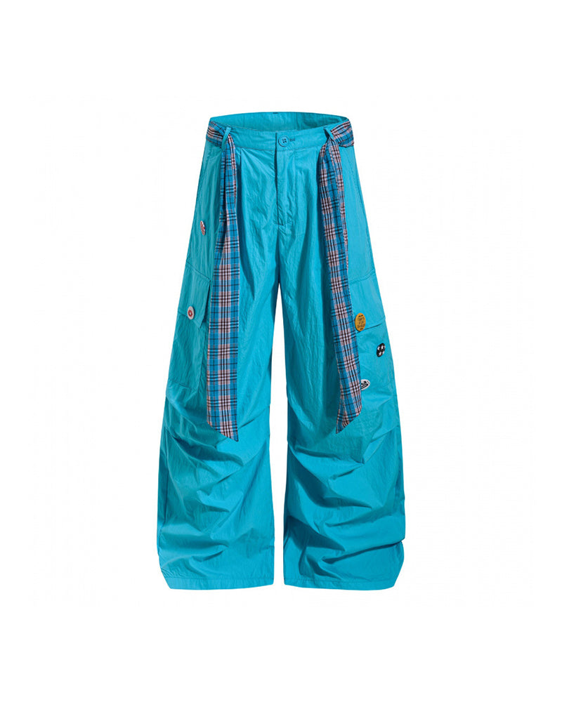 チェック柄のカジュアルパンツ