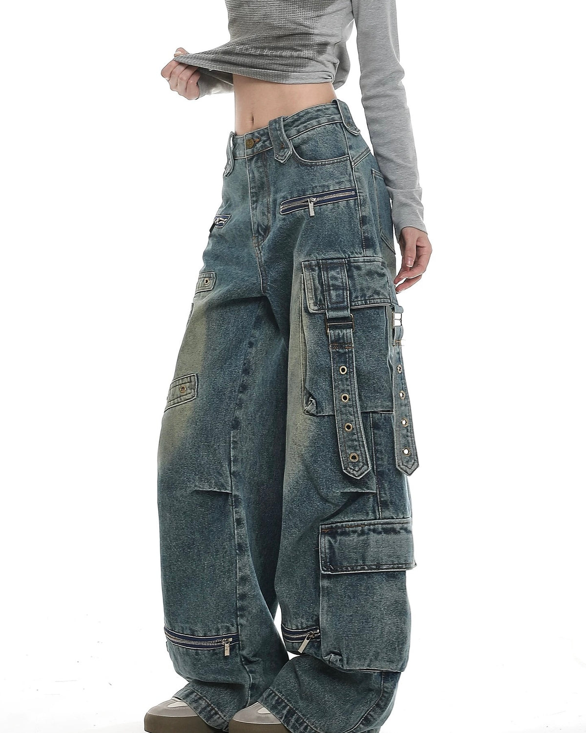 Multi-pocket cargo jeans