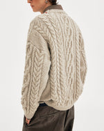 菱形格麻花辮套頭毛衣